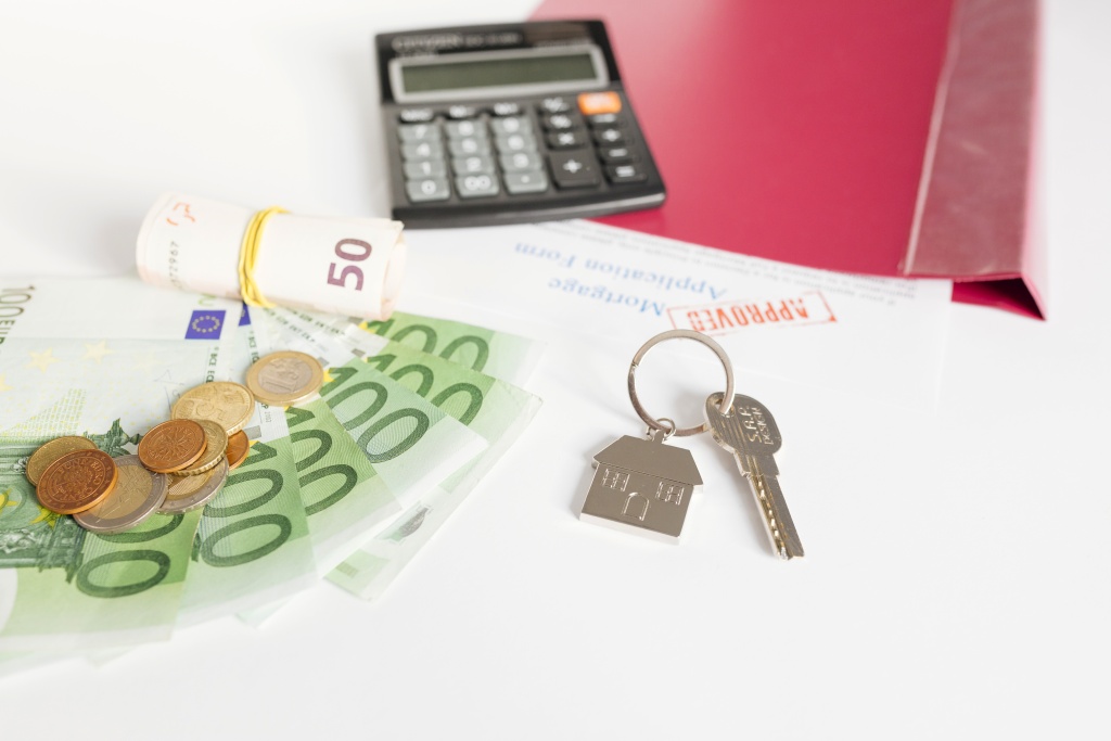 key-cash-office-table.jpg ключи